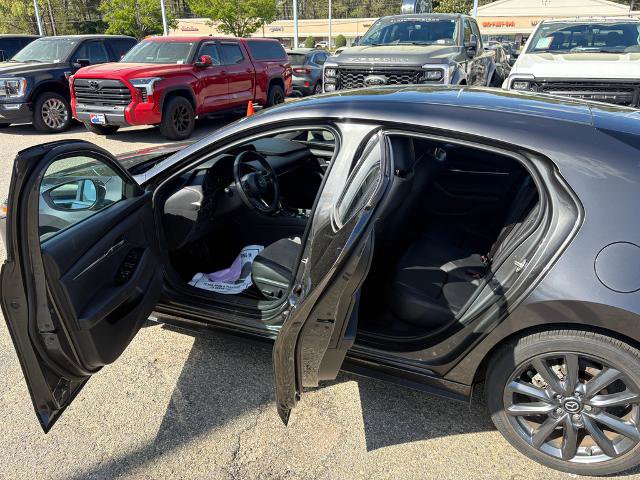 Used 2023 MAZDA MAZDA3 s image 10