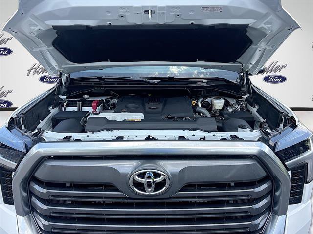 Used 2025 Toyota Tundra Limited AWD/4WD image 32