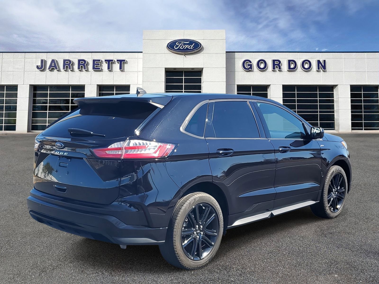 Certified 2024 Ford Edge ST-Line image 3