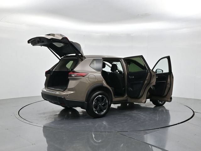 Used 2025 Nissan Rogue SV FWD image 50