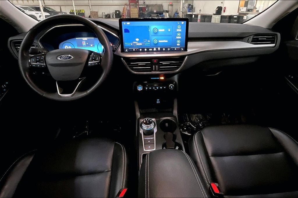 Certified 2023 Ford Escape Platinum AWD/4WD image 14