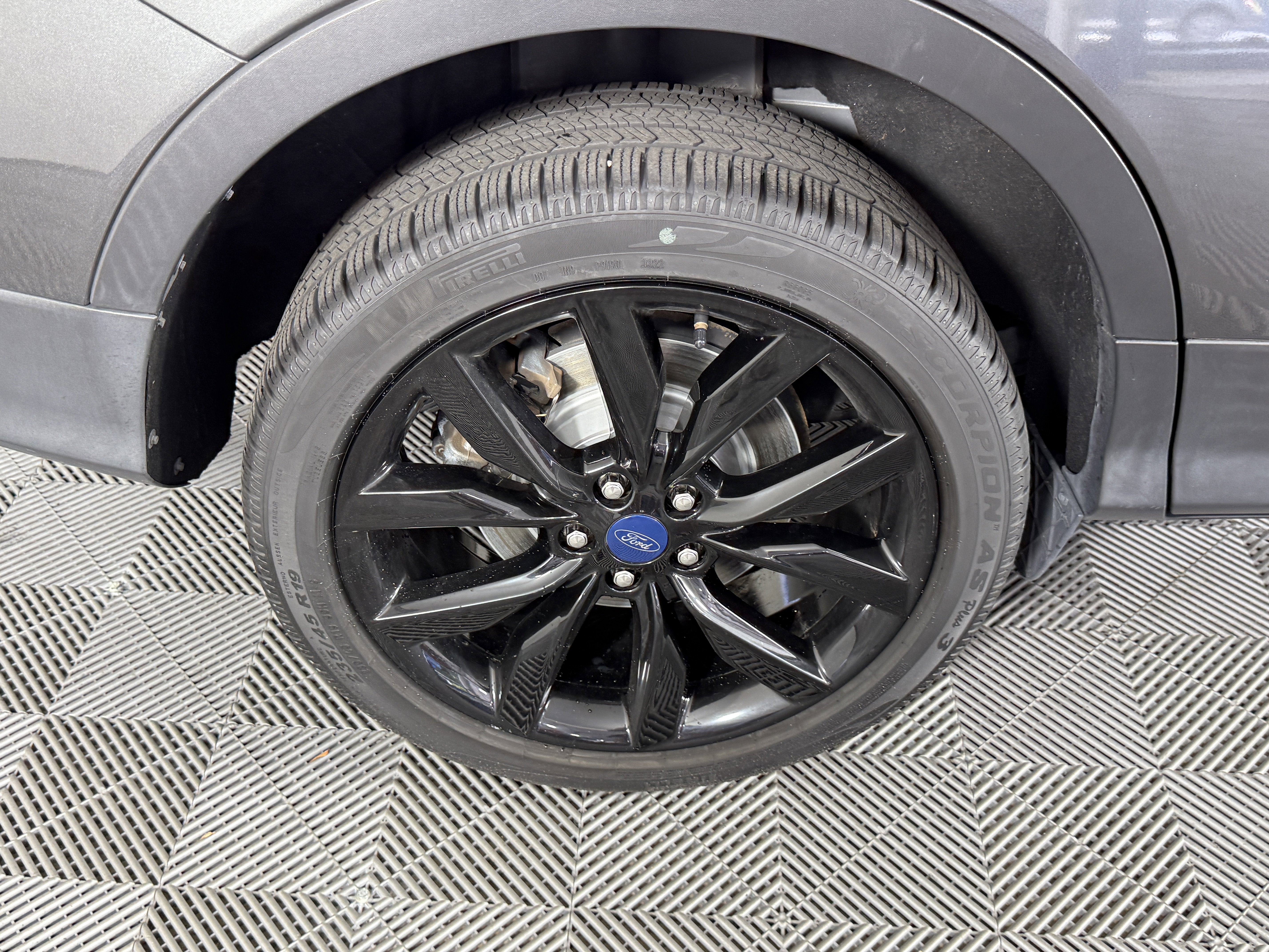 Certified 2019 Ford Escape SE FWD image 29
