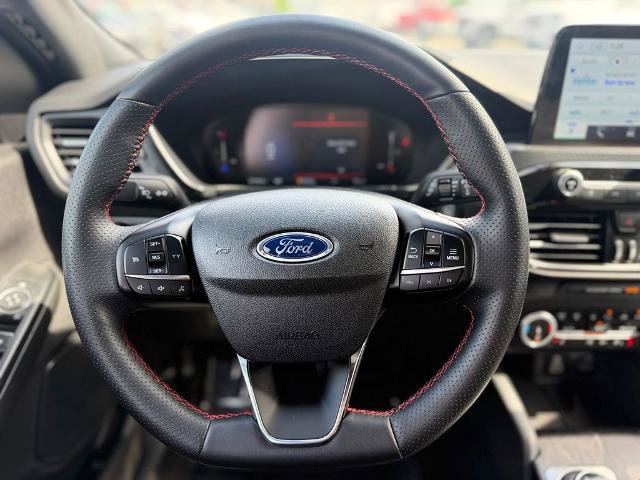 Certified 2025 Ford Escape ST-Line Select AWD/4WD image 13