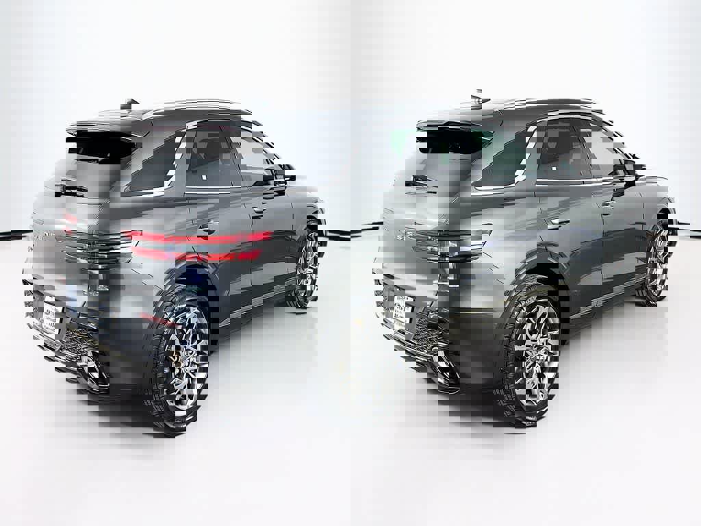 Used 2025 Genesis GV70 2.5T image 5