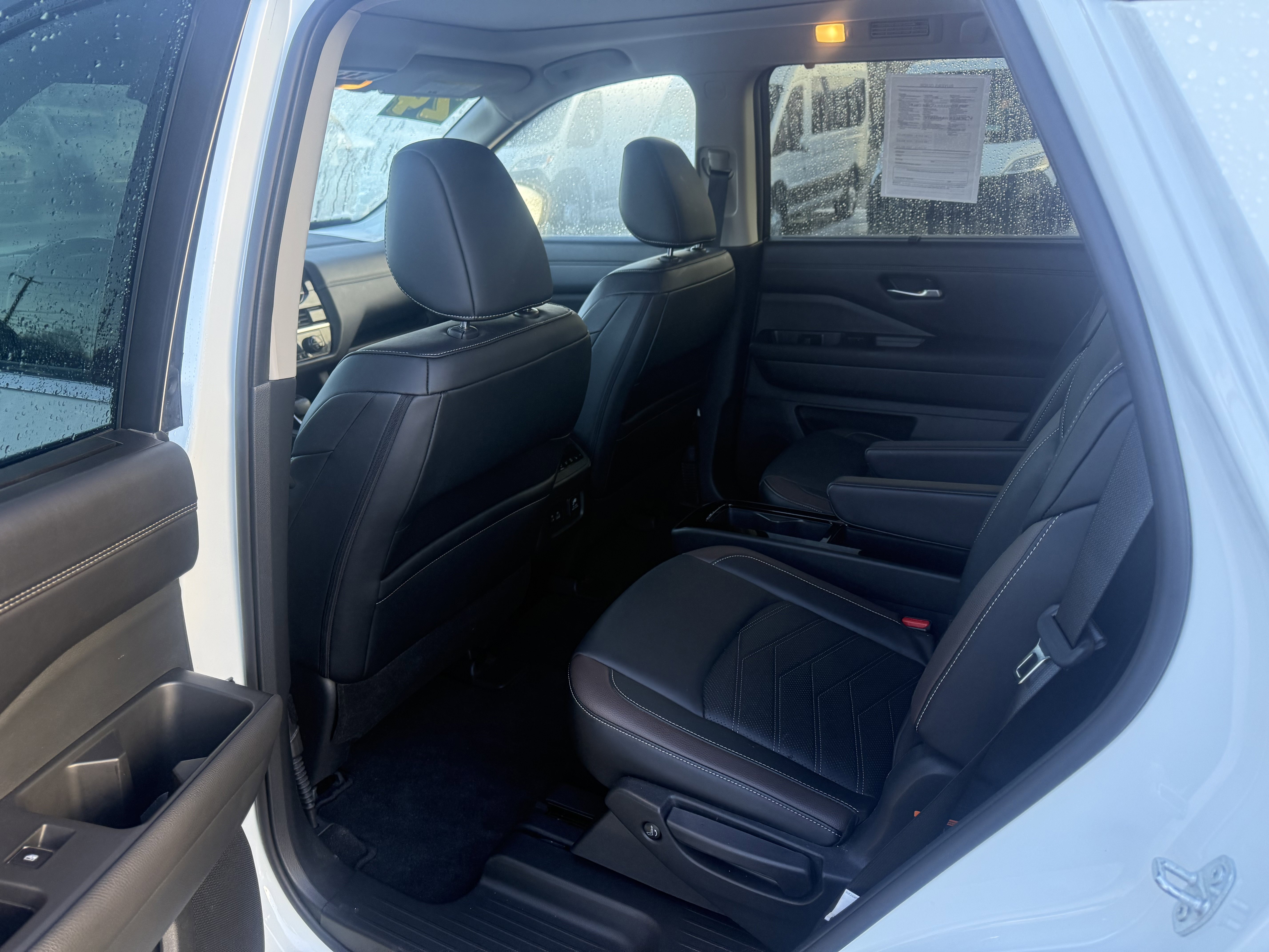 Used 2024 Nissan Pathfinder Platinum image 8