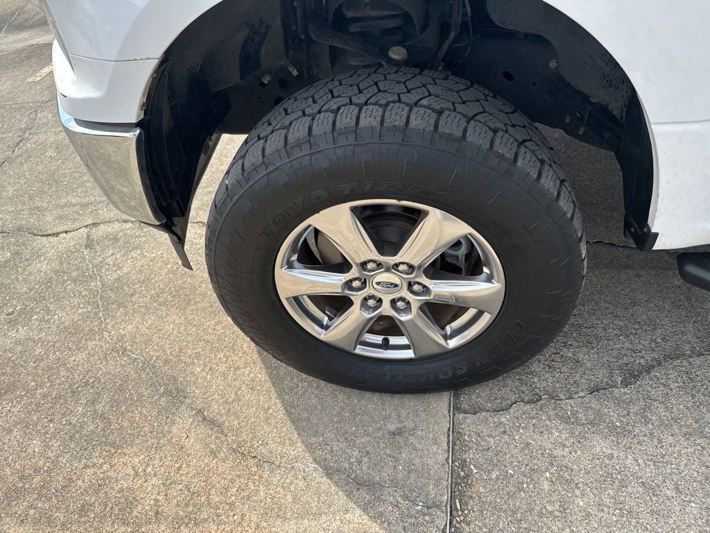 Certified 2018 Ford F150 XLT w/ Equipment Group 301A Mid image 17