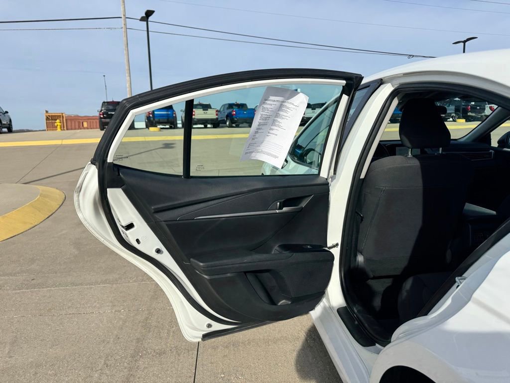 Used 2025 Toyota Camry LE image 30