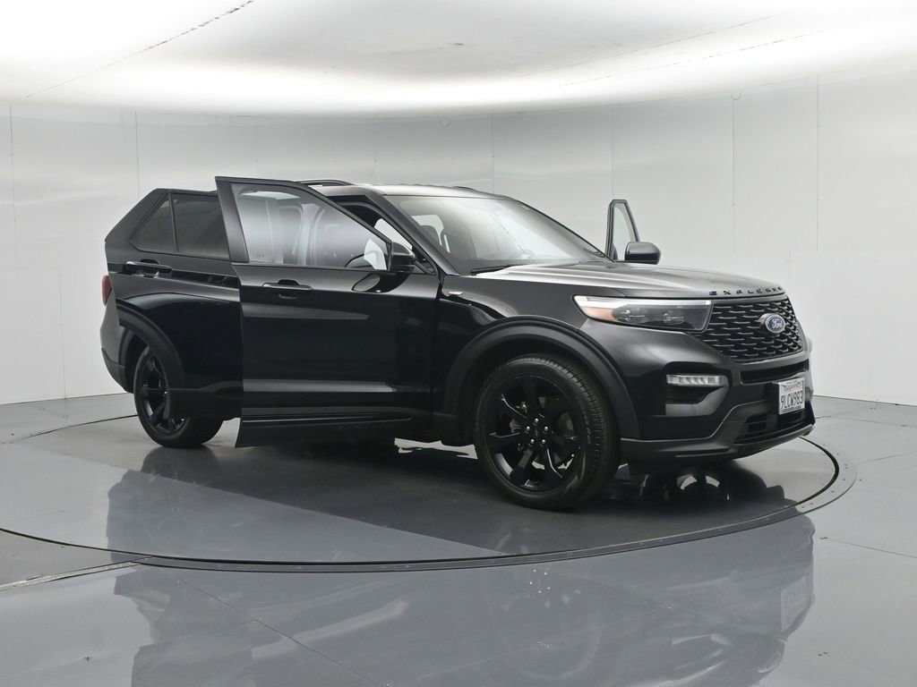 Certified 2024 Ford Explorer ST-Line w/ Class IV Trailer Tow Package RWD image 36