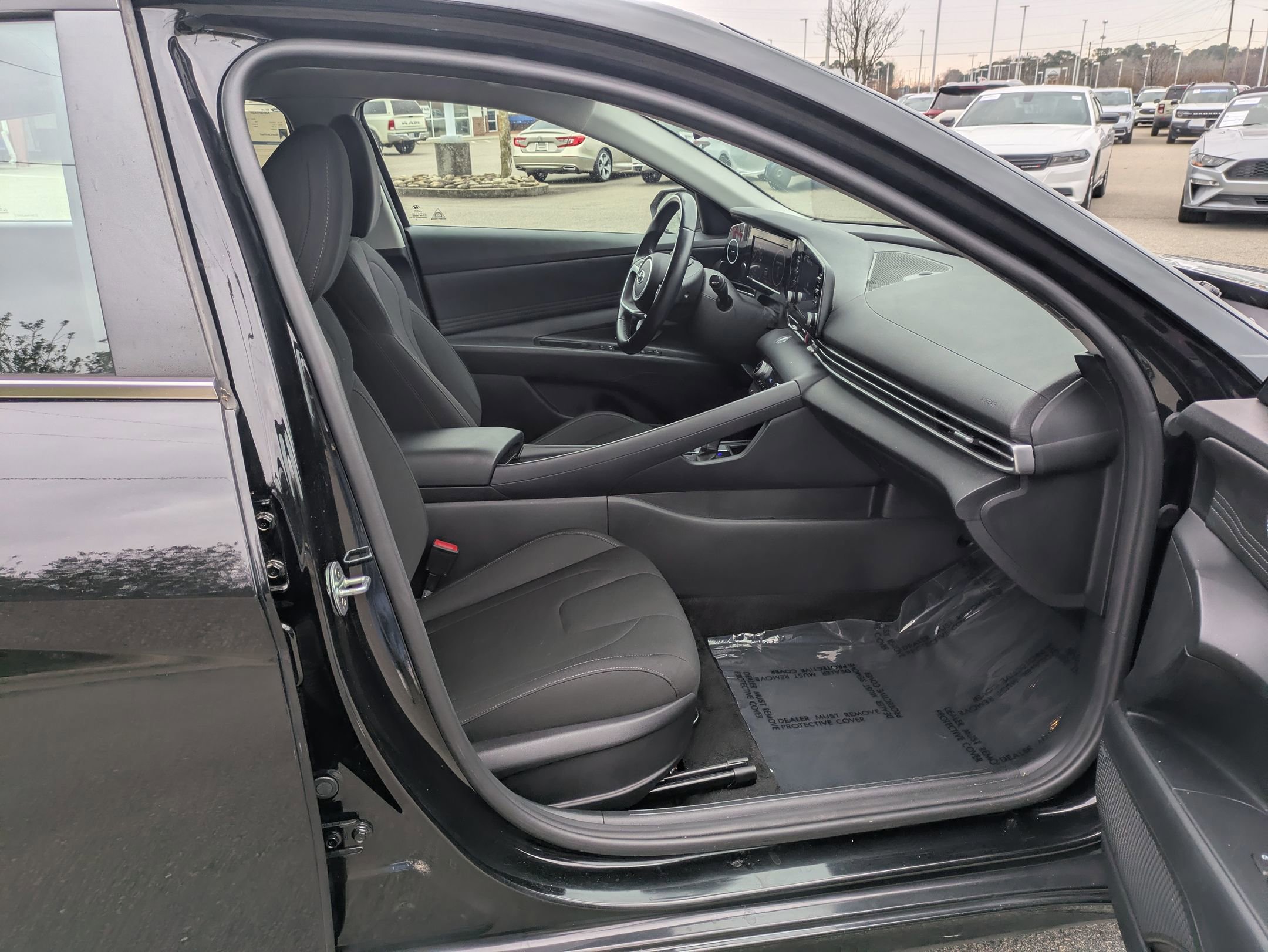 Used 2021 Hyundai Elantra SEL w/ Convenience + Premium Package image 33