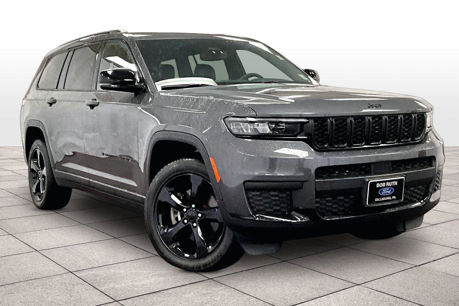 Used 2023 Jeep Grand Cherokee L Laredo image 2
