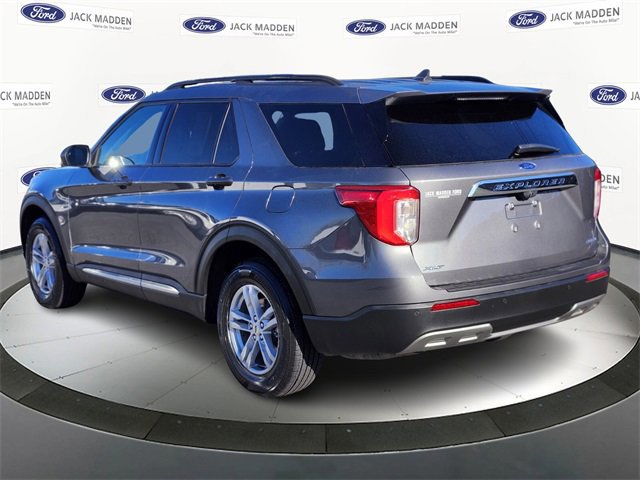 Certified 2022 Ford Explorer XLT w/ Equipment Group 202A image 5