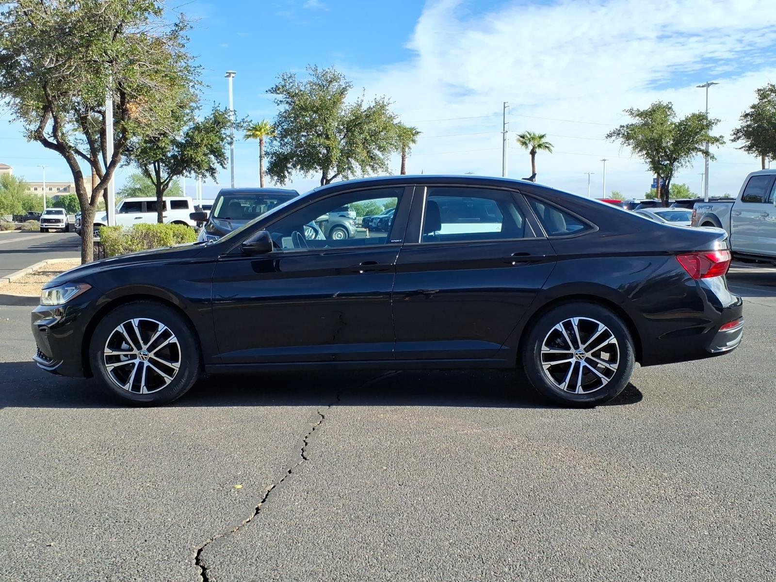 Used 2025 Volkswagen Jetta Sport FWD image 2