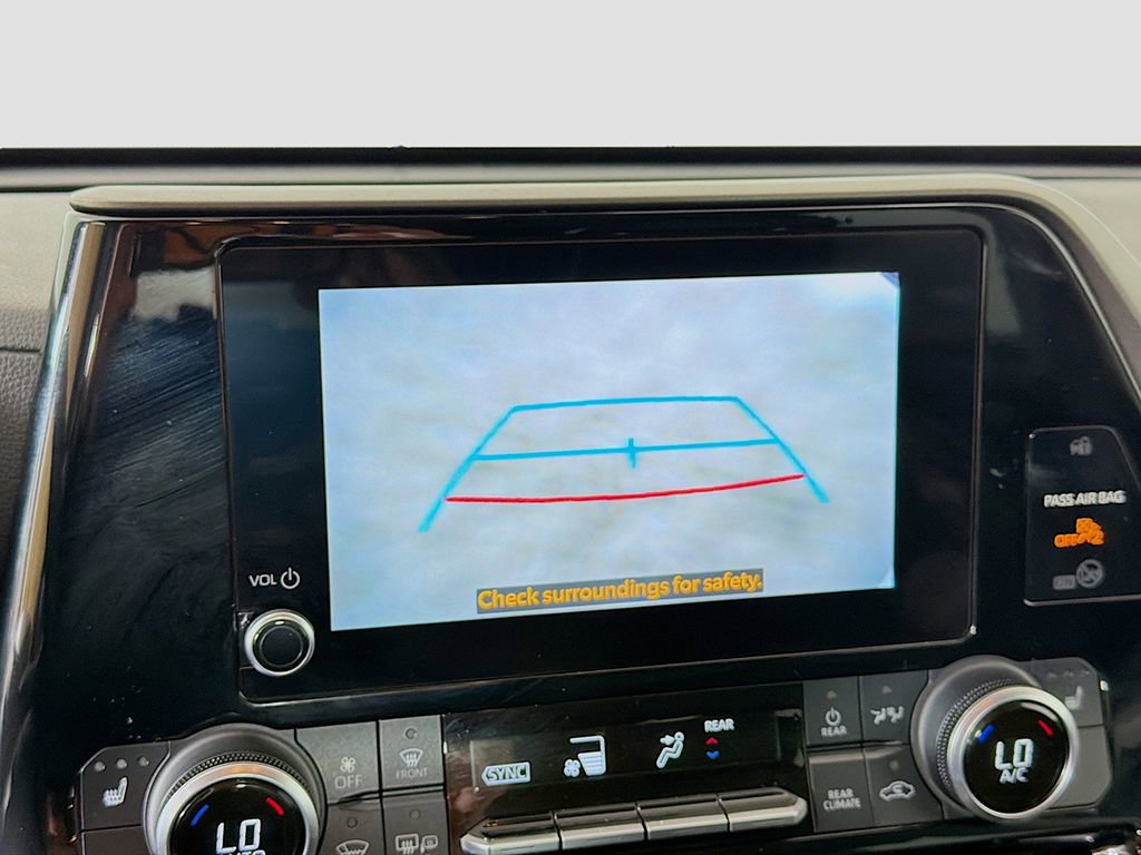 Used 2023 Toyota Highlander XLE AWD/4WD image 36