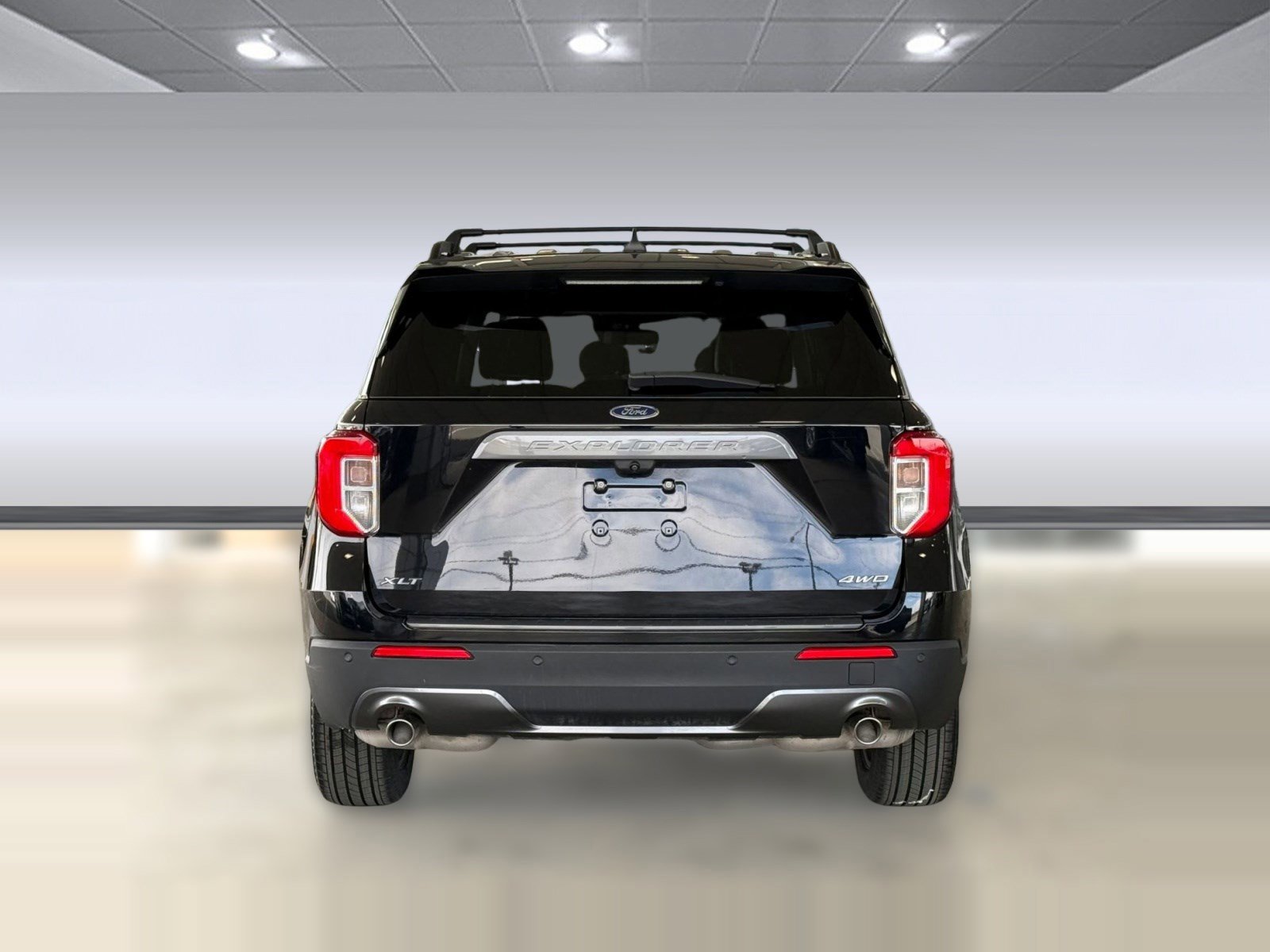 Certified 2022 Ford Explorer XLT w/ Equipment Group 202A image 4