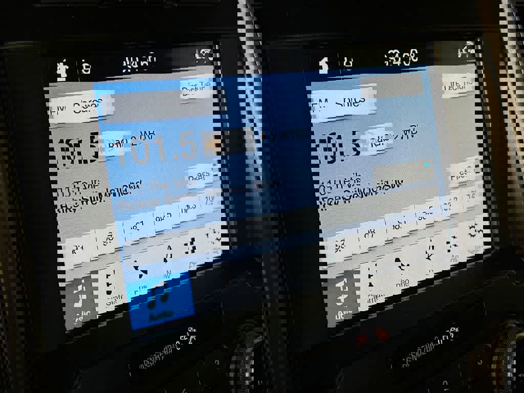 Certified 2017 Ford F150 Raptor w/ Equipment Group 802A Luxury image 19