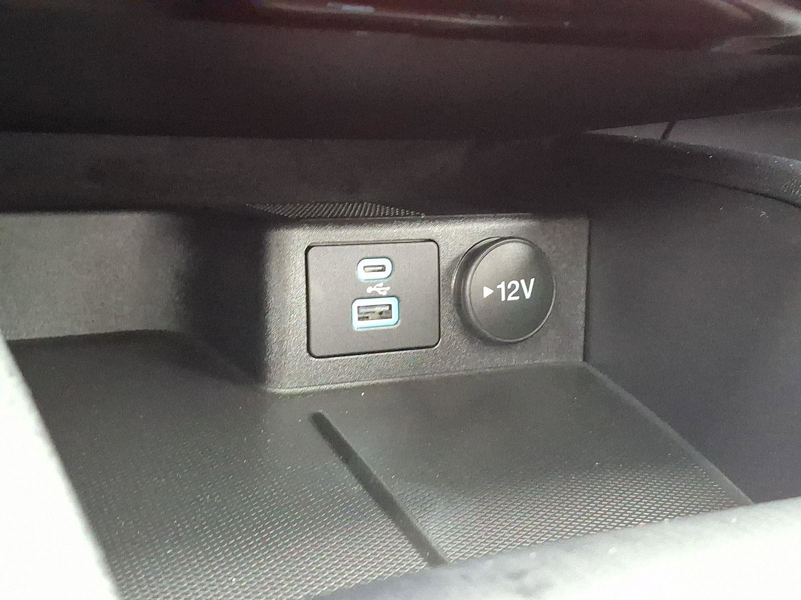 Certified 2022 Ford Escape SE w/ SE Sport Appearance Package image 24