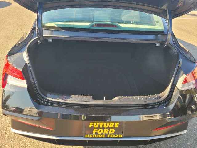 Used 2025 Hyundai Elantra SEL FWD image 11