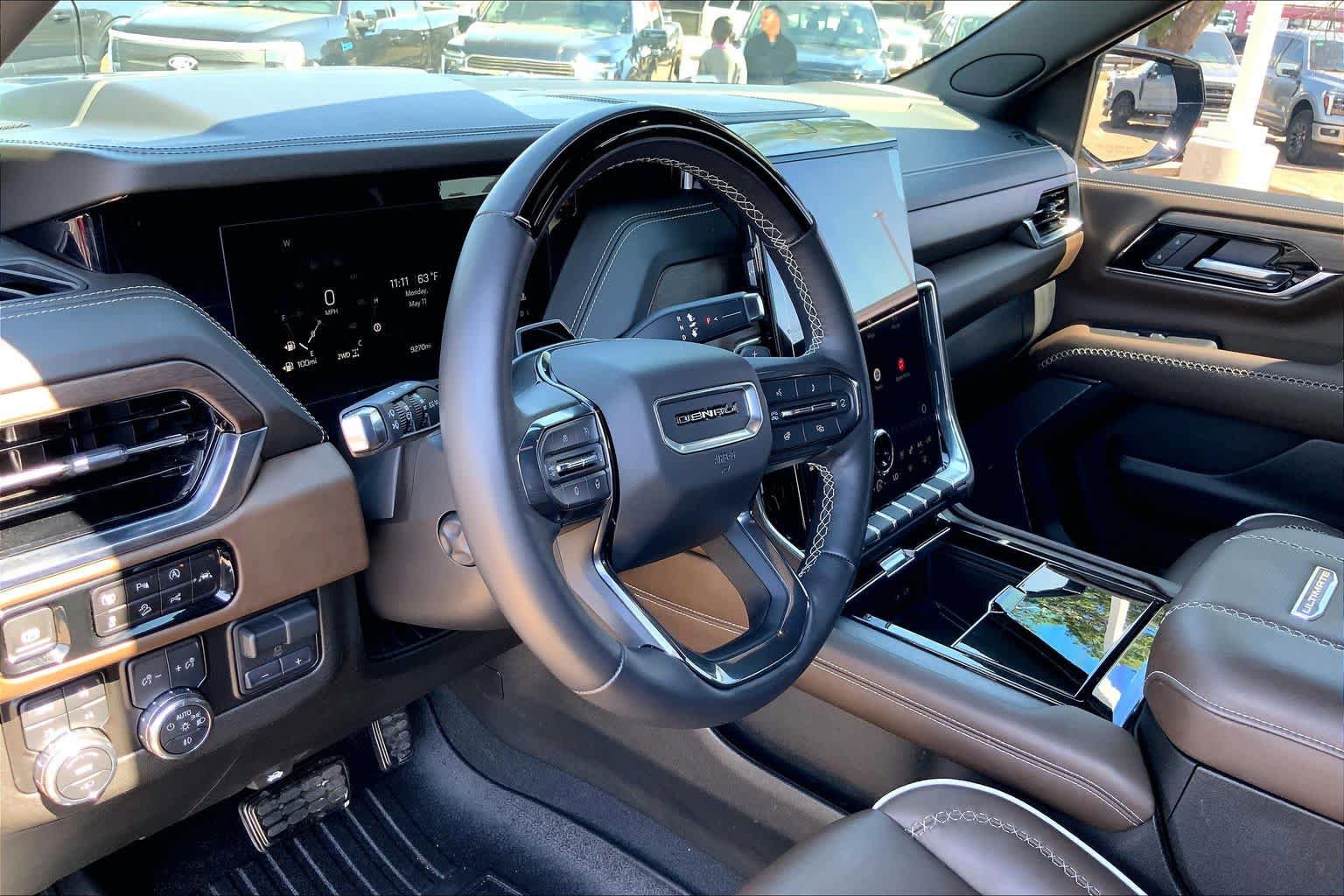 Used 2025 GMC Yukon Denali Ultimate AWD/4WD image 18