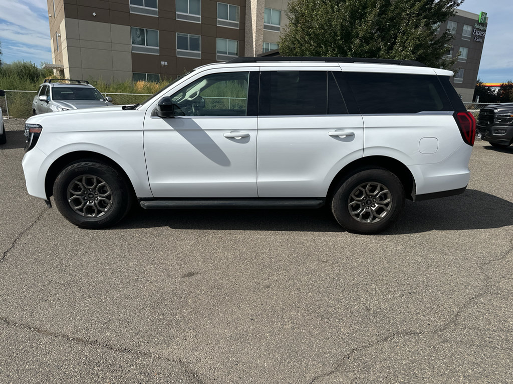 Certified 2025 Ford Expedition Active AWD/4WD image 2
