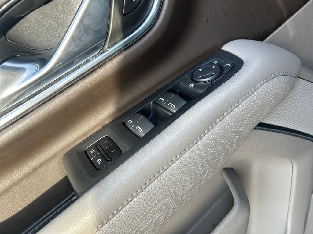 Used 2023 GMC Yukon XL SLT image 21