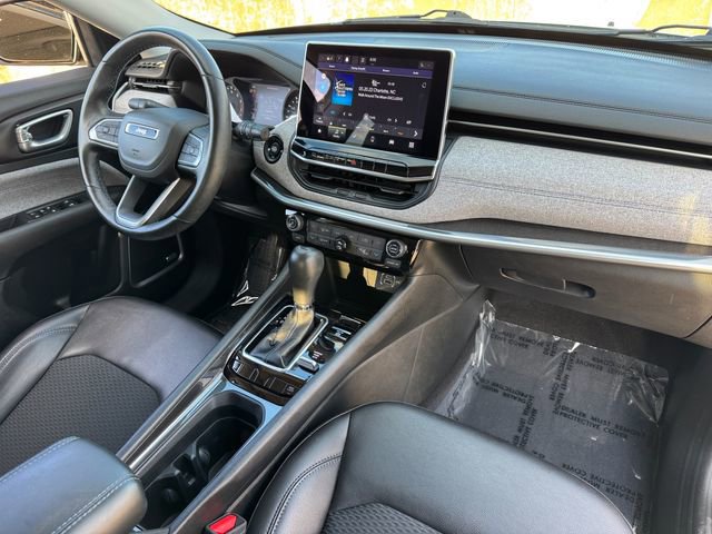 Used 2022 Jeep Compass Latitude w/ Sun and Sound Group AWD/4WD image 20