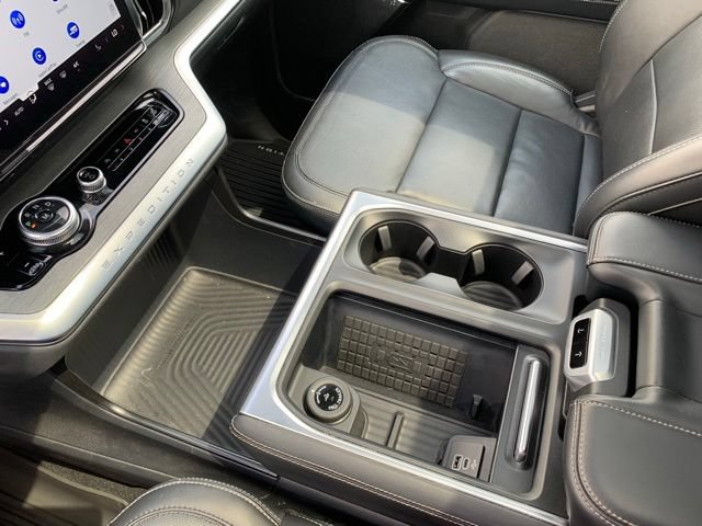 Certified 2025 Ford Expedition Platinum AWD/4WD image 36