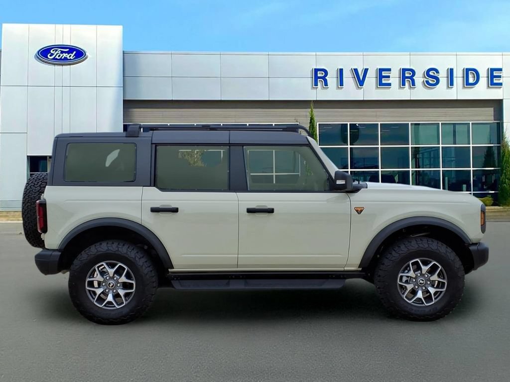Certified 2025 Ford Bronco Badlands AWD/4WD image 8