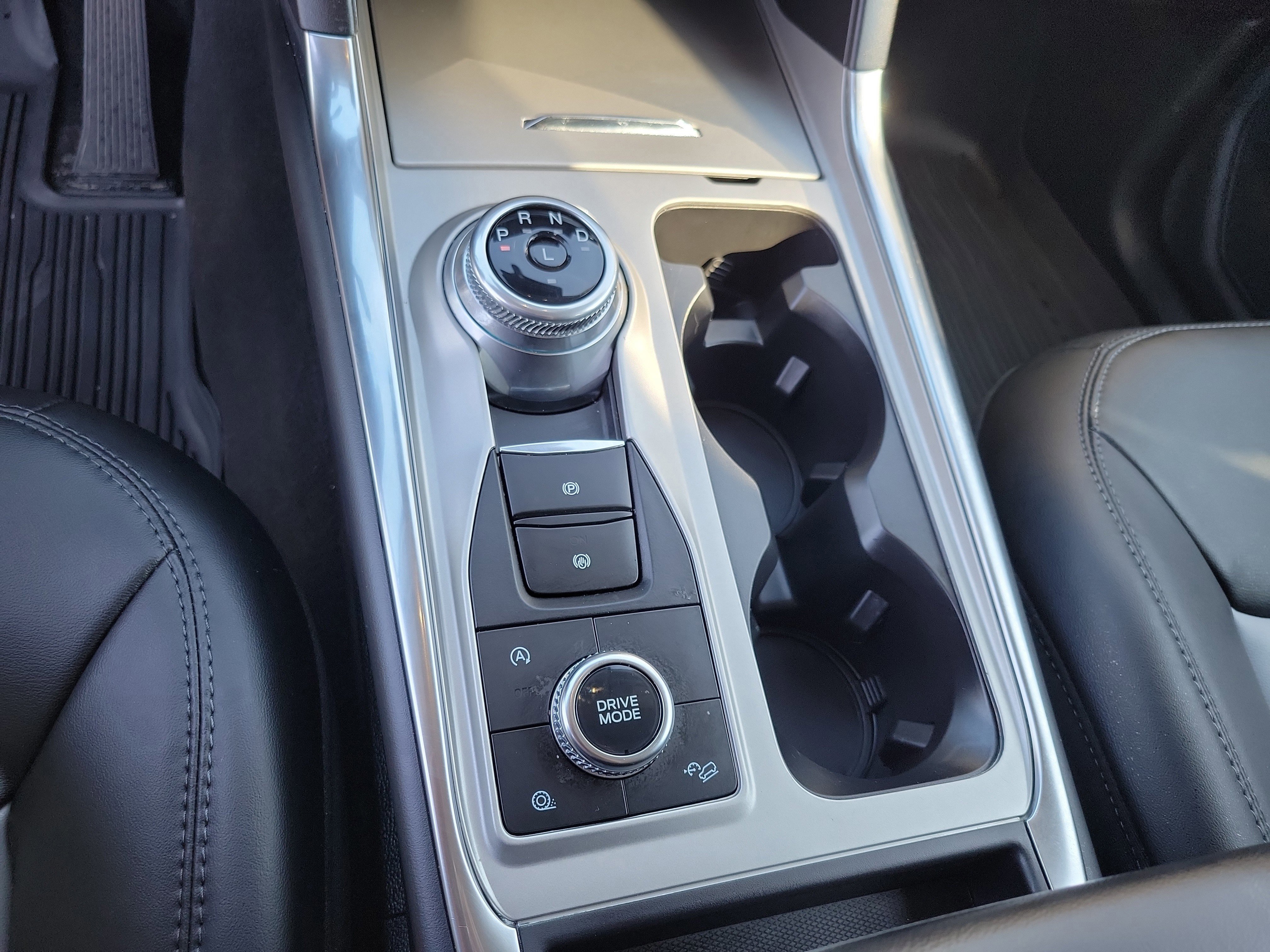 Certified 2023 Ford Explorer XLT w/ Equipment Group 202A image 19