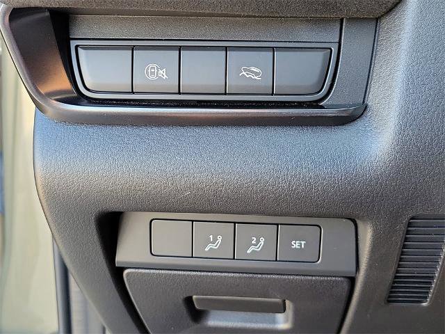 Used 2024 MAZDA CX-30 Carbon image 24