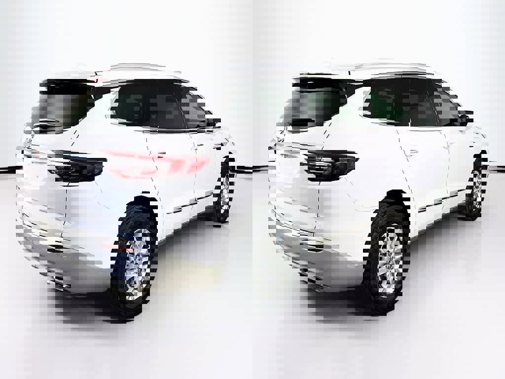 Used 2021 Buick Enclave Essence image 5