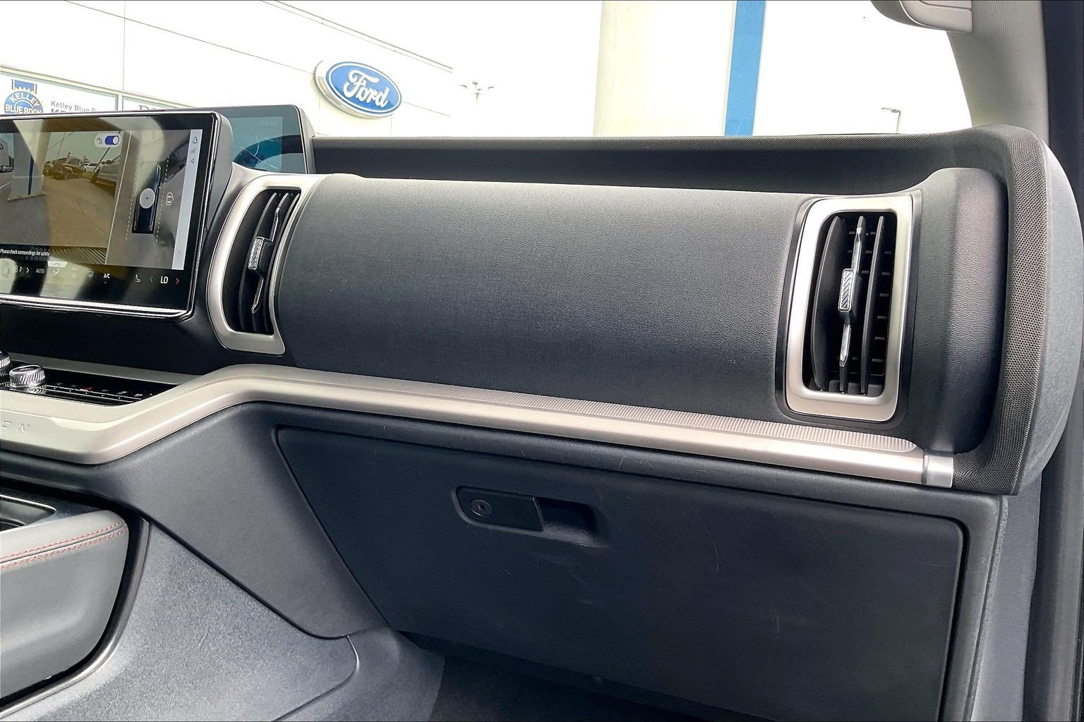 Certified 2025 Ford Expedition Active RWD image 14