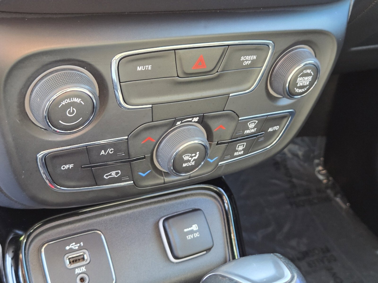 Used 2020 Jeep Compass Latitude image 22