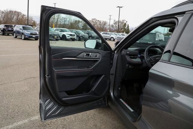 Certified 2025 Ford Explorer ST-Line w/ Premium Package image 21
