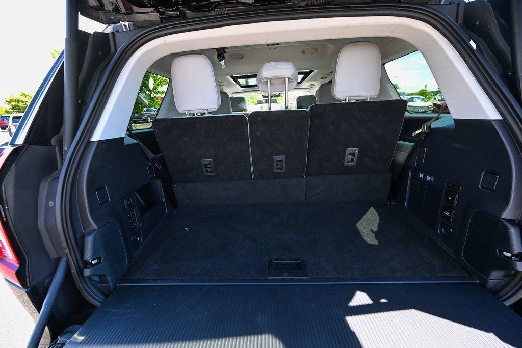 Certified 2025 Ford Expedition Active AWD/4WD image 16