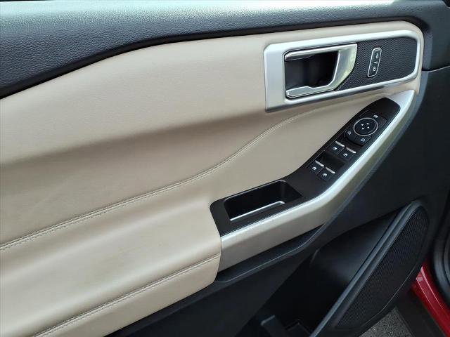 Certified 2022 Ford Explorer XLT w/ Equipment Group 202A image 9