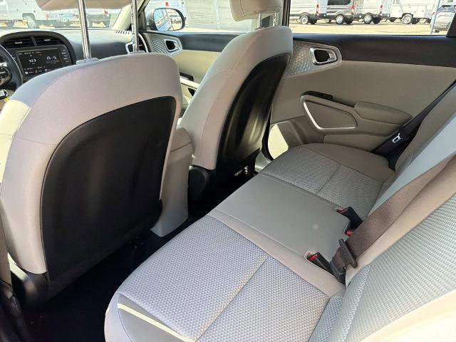 Used 2025 Kia Soul LX image 13