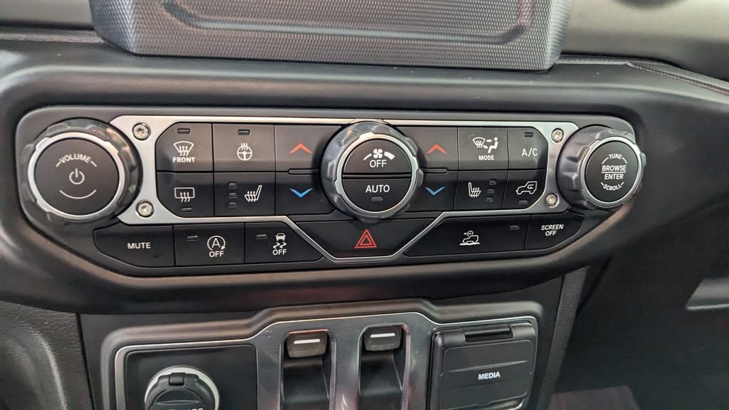 Used 2021 Jeep Wrangler Sport AWD/4WD image 28