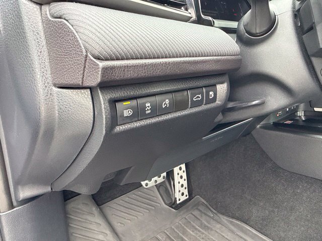 Used 2025 Toyota Camry SE FWD image 15