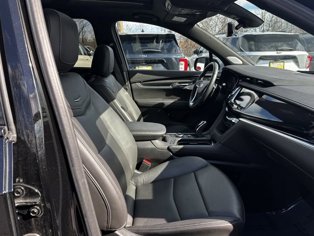 Used 2025 Cadillac XT6 Sport w/ Technology Package image 34