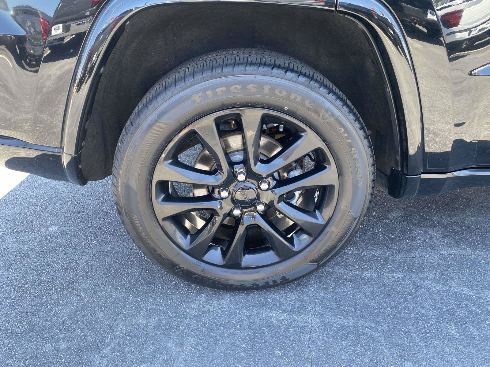 Used 2021 Jeep Grand Cherokee Laredo X RWD image 9