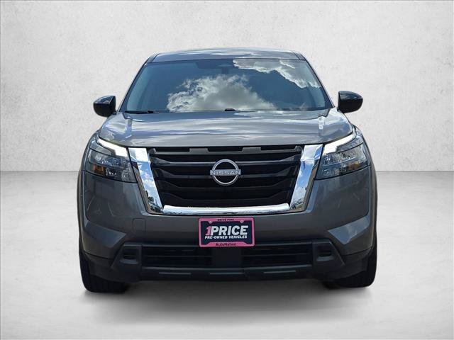 Used 2024 Nissan Pathfinder S FWD image 2