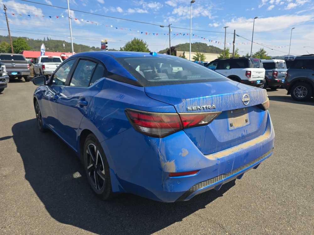 Used 2024 Nissan Sentra SV FWD image 2