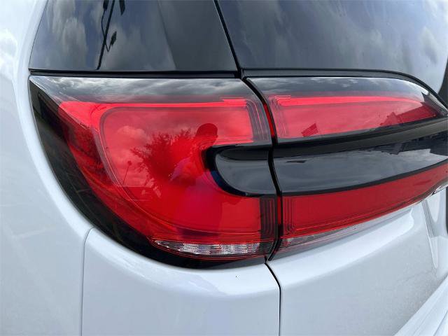 Used 2024 Chrysler Pacifica Touring-L image 11