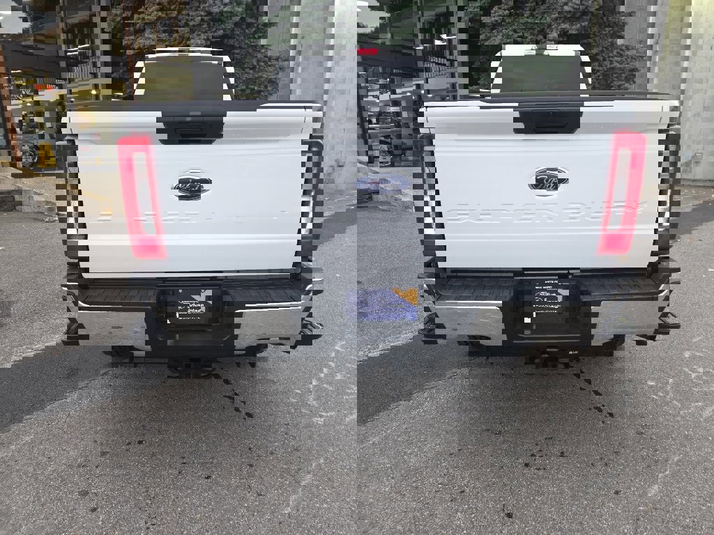 Certified 2024 Ford F350 XLT w/ FX4 Off-Road Package image 4