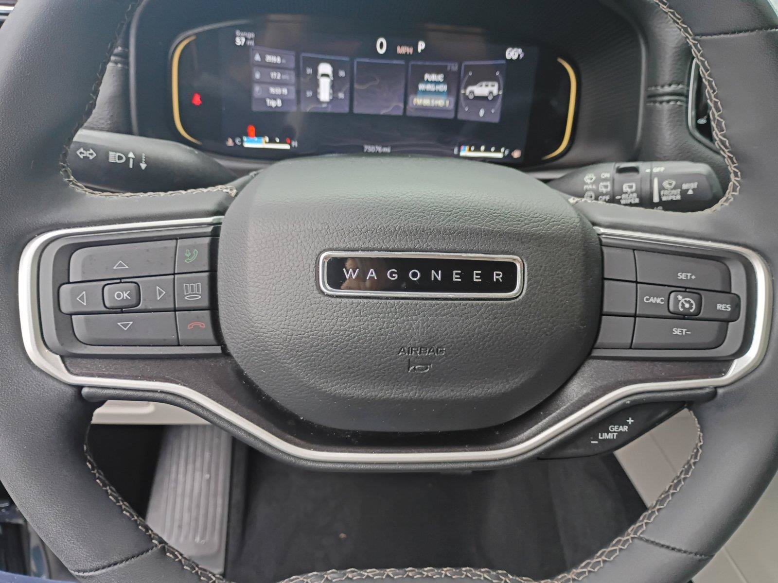 Used 2023 Jeep Wagoneer 4WD w/ Premium Group I image 13