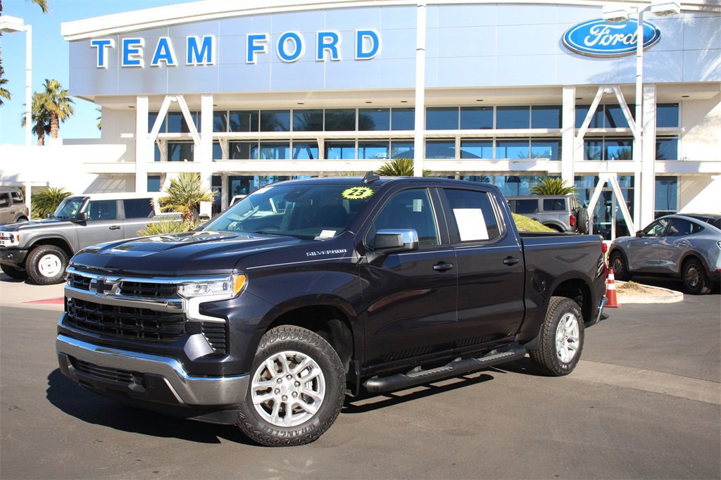 Used 2023 Chevrolet Silverado 1500 LT image 2