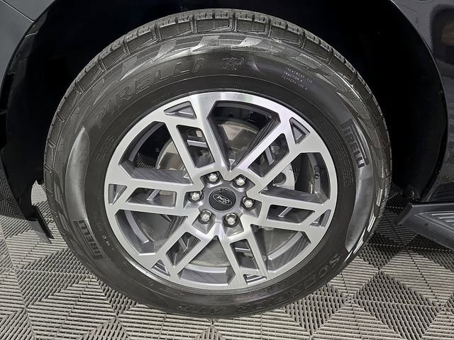 Certified 2025 Ford Expedition Active AWD/4WD image 9