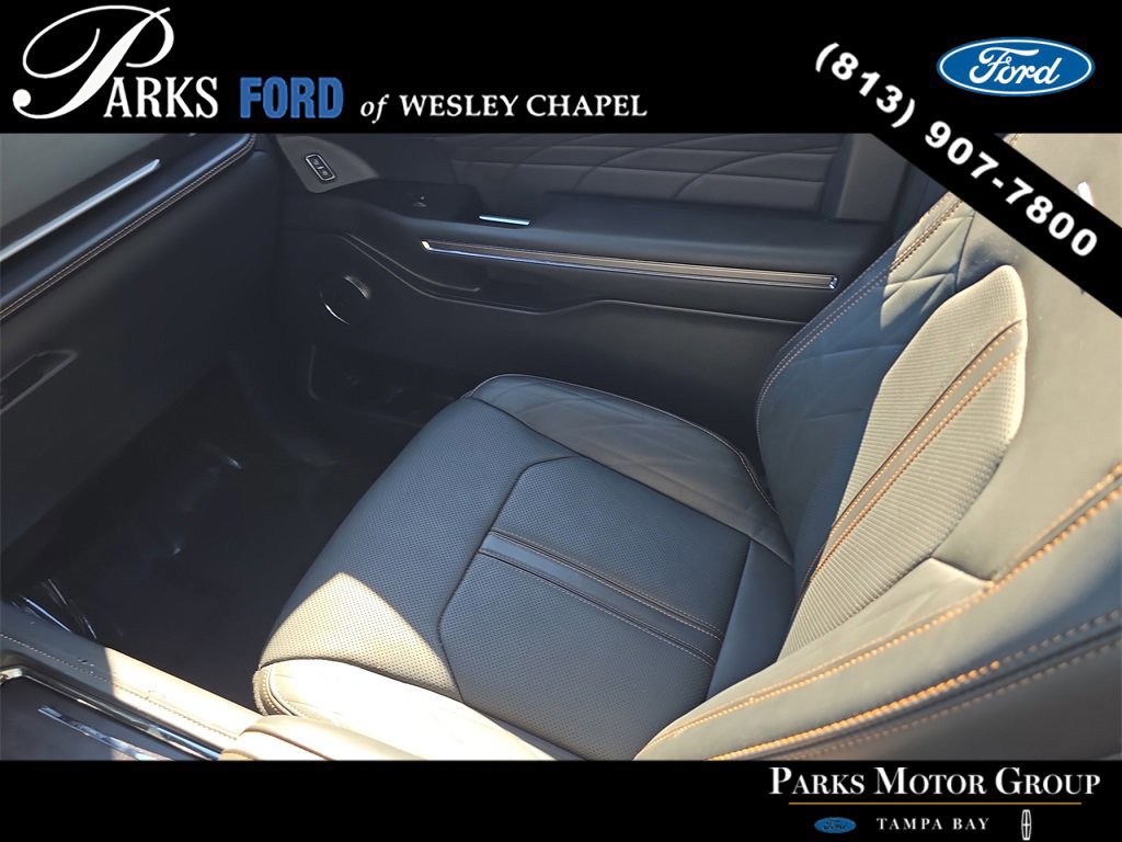 Certified 2023 Ford Expedition Platinum image 15