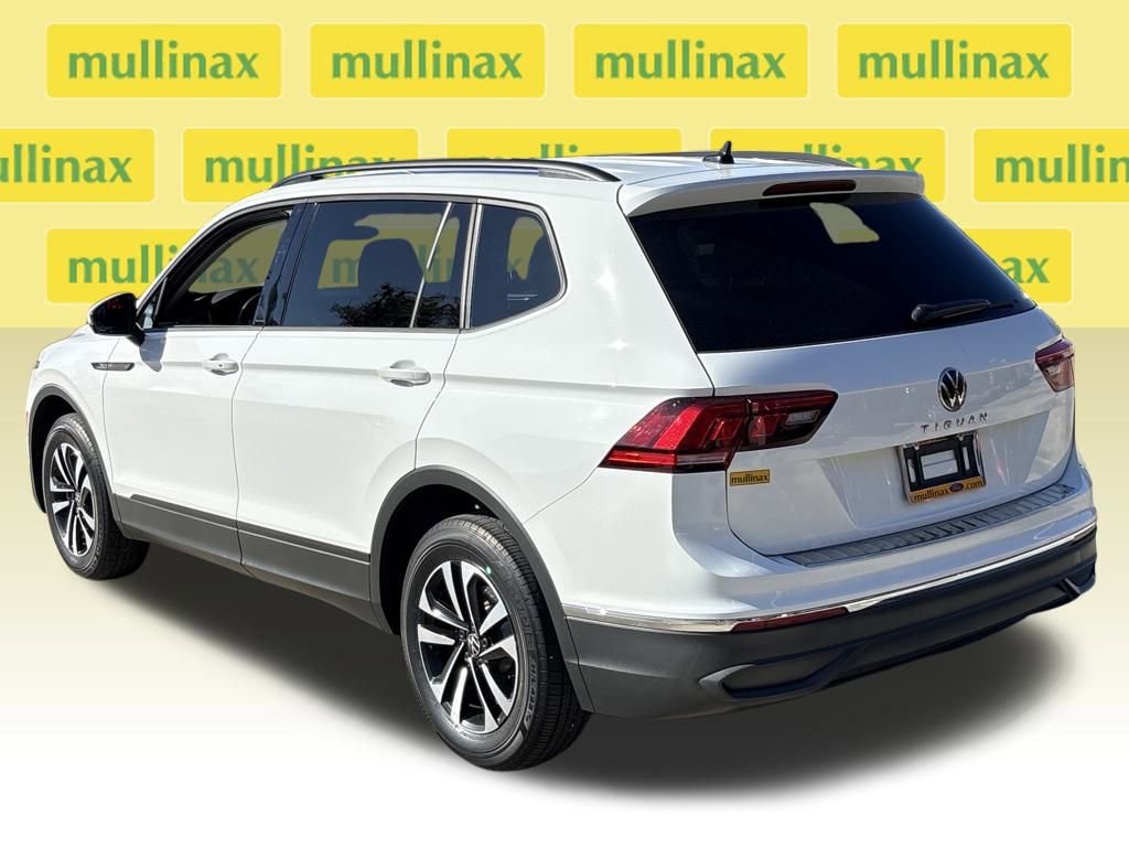 Used 2024 Volkswagen Tiguan S image 4