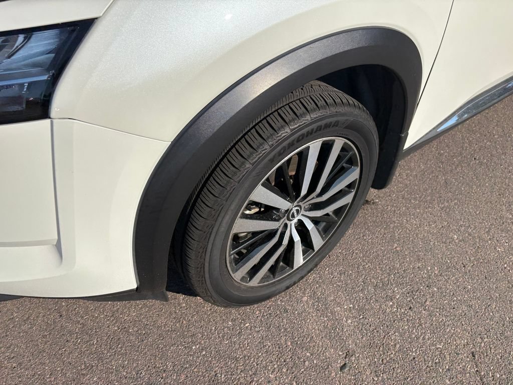 Used 2023 Nissan Pathfinder Platinum AWD/4WD image 11